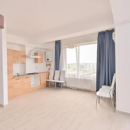 Michael Astoria Resident Apartament